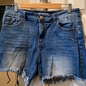 Zenana style DOP-1588AB dark to medium was. Very stretchy like Judy Blue.